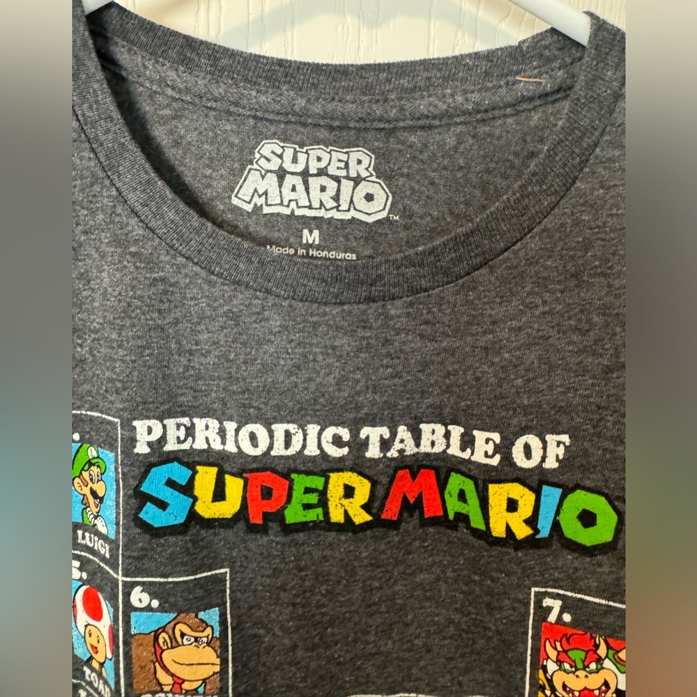 Super Mario T-shirt size medium- unisex - Picture 3 of 4